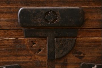 アンティーク家具　和製アンティーク　桐材　渋さ漂う重ねタンス(衣装箪笥、引き出し、桐箪笥、桐たんす)(R-039142)