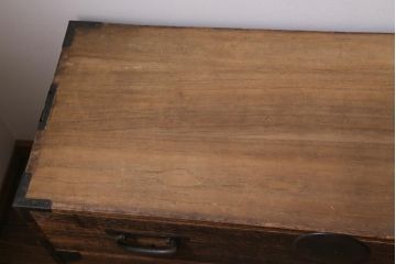 アンティーク家具　和製アンティーク　桐材　渋さ漂う重ねタンス(衣装箪笥、引き出し、桐箪笥、桐たんす)(R-039142)