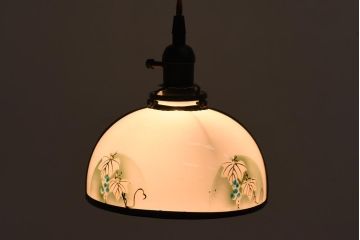 アンティーク照明　蔦の図が可愛らしいセル巻ペンダントライト(天井照明、電笠、吊り下げ照明)(R-039164)