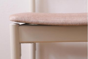 イギリスヴィンテージ　G-PLAN(ジープラン)　Danishシリーズ　Larsen(ラーセン)　チーク材　可愛らしい雰囲気のペイントがお洒落なダイニングチェア　(R-039189)