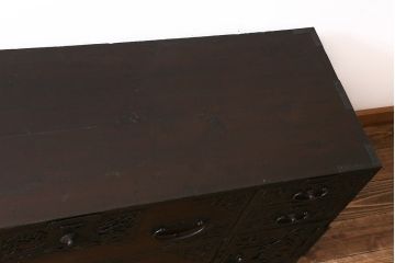 アンティーク家具　和製アンティーク　明治大正期　前面桐材　細かな透かし金具が目を引く佐渡箪笥(八幡箪笥、衣装箪笥、引き出し、チェスト、桐箪笥、桐たんす)(R-039190)