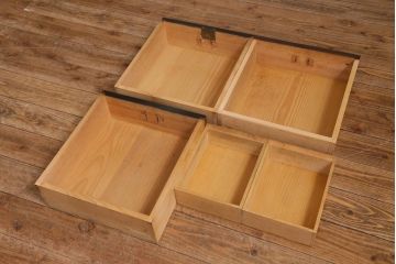 アンティーク家具　黒檀　リメイク　上品な和の雰囲気漂う脚付きローボード(テレビボード、収納棚、リビングボード)(R-039193)