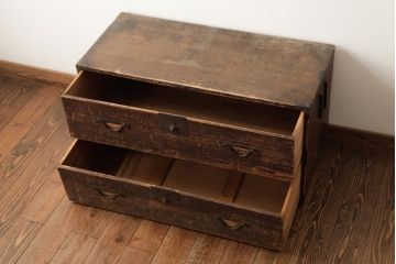 アンティーク家具　明治期　杉材　蛭手型の引き手が付いた趣ある衣装箪笥(時代箪笥、引き出し、チェスト)(R-039196)