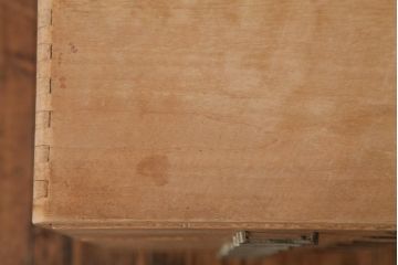 レトロ家具　昭和レトロ　ネームプレート付きの素朴な小引き出し(サイドチェスト、小物収納)(R-039197)