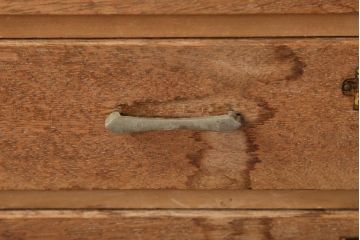 レトロ家具　昭和レトロ　ネームプレート付きの素朴な小引き出し(サイドチェスト、小物収納)(R-039197)