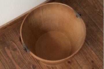 和製アンティーク　古民具　激レア!味わいと温もり溢れる木製バケツ(小物入れ)(R-039199)