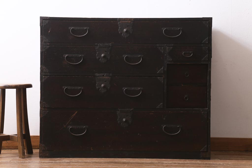 アンティーク家具　和製アンティーク　明治大正期　古い木の質感が味わい深い時代箪笥(衣装箪笥、和箪笥、引き出し、チェスト)(R-039200)