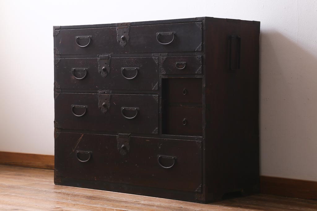 アンティーク家具　和製アンティーク　明治大正期　古い木の質感が味わい深い時代箪笥(衣装箪笥、和箪笥、引き出し、チェスト)(R-039200)