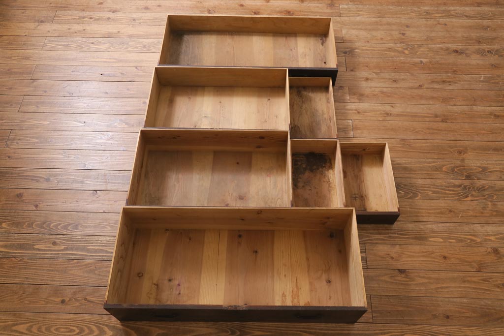 アンティーク家具　和製アンティーク　明治大正期　古い木の質感が味わい深い時代箪笥(衣装箪笥、和箪笥、引き出し、チェスト)(R-039200)