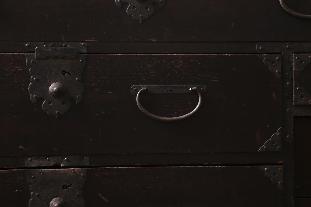 アンティーク家具　和製アンティーク　明治大正期　古い木の質感が味わい深い時代箪笥(衣装箪笥、和箪笥、引き出し、チェスト)(R-039200)