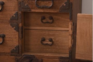 アンティーク家具　古民具　総桐材　上手物!小振りなサイズが珍しい仙台小箪笥(仙台箪笥、時代箪笥、桐箪笥、桐たんす)(R-039214)