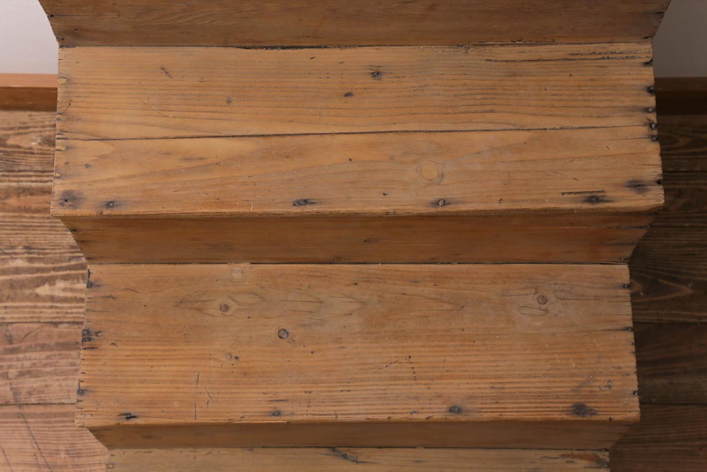 ヴィンテージ家具　フランスビンテージ　シャビーな4段ディスプレイラック(飾り台)(R-039215)