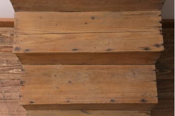 ヴィンテージ家具　フランスビンテージ　シャビーな4段ディスプレイラック(飾り台)(R-039215)