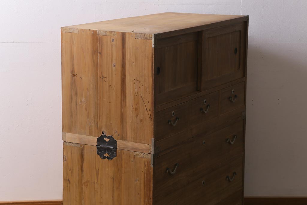 アンティーク家具　和製アンティーク　前面桐材　素朴な木味の昭和レトロな重ねタンス(衣装箪笥、戸棚、引き出し、桐箪笥、桐たんす)(R-039217)