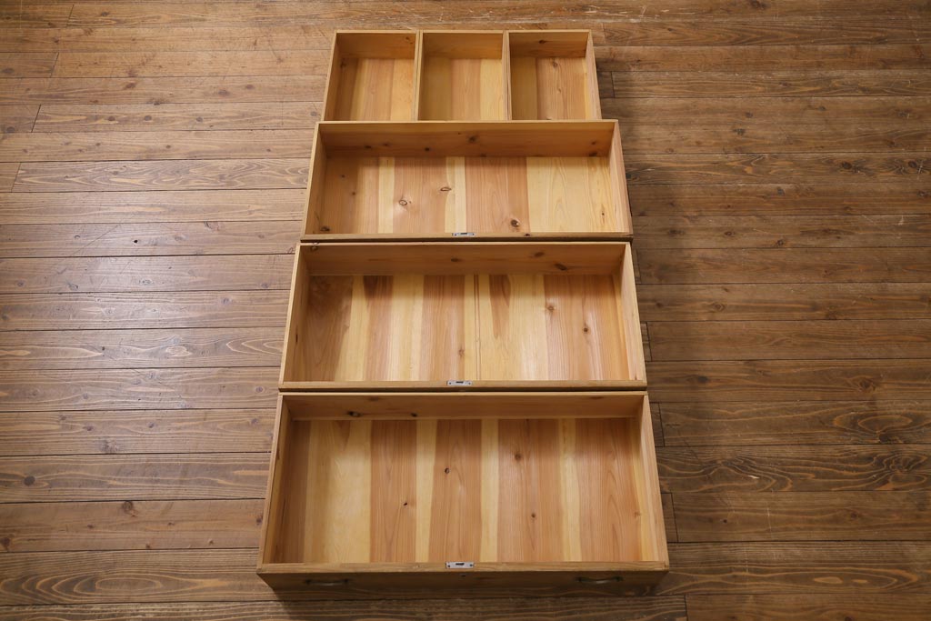 アンティーク家具　和製アンティーク　前面桐材　素朴な木味の昭和レトロな重ねタンス(衣装箪笥、戸棚、引き出し、桐箪笥、桐たんす)(R-039217)