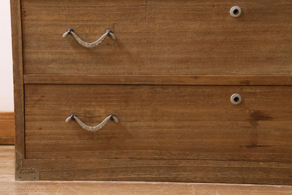 アンティーク家具　和製アンティーク　前面桐材　素朴な木味の昭和レトロな重ねタンス(衣装箪笥、戸棚、引き出し、桐箪笥、桐たんす)(R-039217)