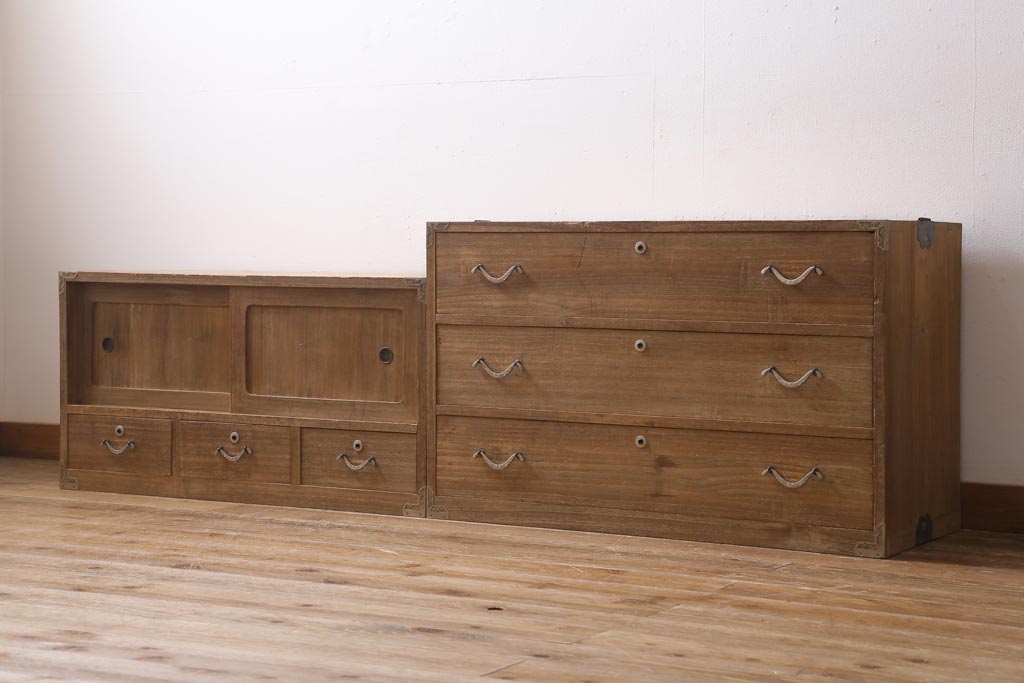 アンティーク家具　和製アンティーク　前面桐材　素朴な木味の昭和レトロな重ねタンス(衣装箪笥、戸棚、引き出し、桐箪笥、桐たんす)(R-039217)