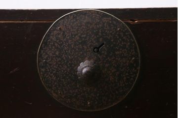 アンティーク家具　和製アンティーク　赤みがかった色合いが味わい深いローチェスト(引き出し、和タンス、時代箪笥)(R-039218)