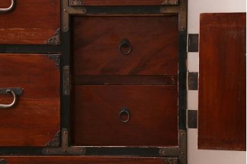 アンティーク家具　和製アンティーク　前面桐材　趣のある時代箪笥(和タンス、衣装箪笥、桐箪笥、桐たんす)(R-039223)