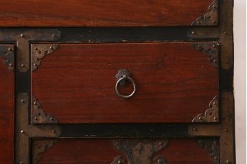 アンティーク家具　和製アンティーク　前面桐材　趣のある時代箪笥(和タンス、衣装箪笥、桐箪笥、桐たんす)(R-039223)