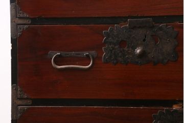 アンティーク家具　和製アンティーク　前面桐材　趣のある時代箪笥(和タンス、衣装箪笥、桐箪笥、桐たんす)(R-039223)