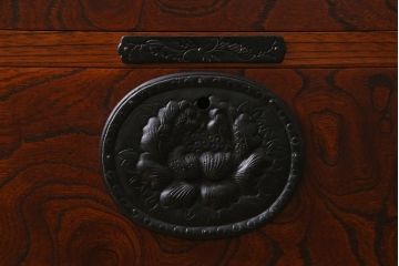 リメイク家具　岩谷堂箪笥　脚付きリメイク　重厚で品の良い金具の整理箪笥(戸棚、チェスト、引き出し、和タンス)(R-039224)