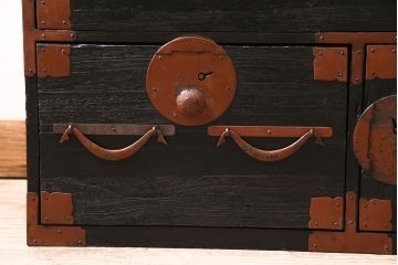 アンティーク家具　明治大正期　ペイント　和モダンな雰囲気作りにおすすめの小箪笥(時代箪笥、引き出し)(R-039228)