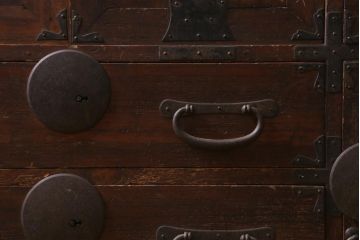 アンティーク家具　和製アンティーク　明治期　三方桐材　古い物ならではの質感が渋さただよう帳場箪笥(時代箪笥、収納棚、桐箪笥、桐たんす)(R-039231)