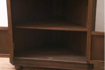 アンティーク家具　大正ロマン　大正昭和初期　上手物!洋館で使われていたシックなコーナーキャビネット(収納棚)(R-039232)