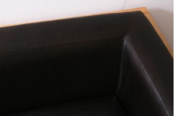 ヴィンテージ家具　北欧ビンテージ　デンマーク　オーク無垢材・本革　シンプルモダンな3人掛けソファ(三人掛けソファ、トリプルソファ)(R-039234)