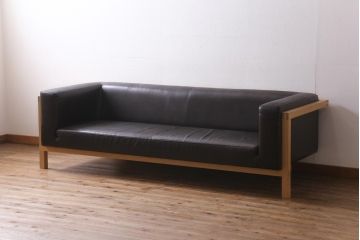 ヴィンテージ家具　北欧ビンテージ　デンマーク　オーク無垢材・本革　シンプルモダンな3人掛けソファ(三人掛けソファ、トリプルソファ)(R-039234)