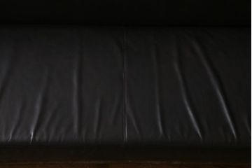 ヴィンテージ家具　北欧ビンテージ　デンマーク　オーク無垢材・本革　シンプルモダンな3人掛けソファ(三人掛けソファ、トリプルソファ)(R-039234)
