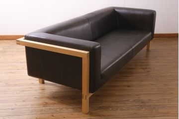 ヴィンテージ家具　北欧ビンテージ　デンマーク　オーク無垢材・本革　シンプルモダンな3人掛けソファ(三人掛けソファ、トリプルソファ)(R-039234)
