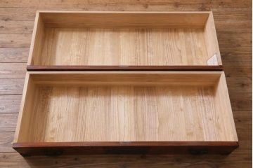 中古　伝統工芸　岩谷堂箪笥　天板リメイク・極厚栗無垢材　重厚かつ上品な佇まいのローチェスト(テレビボード、引き出し、ローボード)(R-039238)