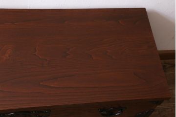 中古　伝統工芸　岩谷堂箪笥　天板リメイク・極厚栗無垢材　重厚かつ上品な佇まいのローチェスト(テレビボード、引き出し、ローボード)(R-039238)