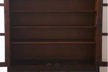 中古　北海道民芸家具　HM160K　落ち着いた色味が魅力の上質なつくりの食器棚(キャビネット、本箱)(R-039240)