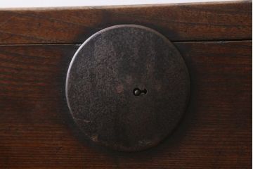 アンティーク家具　和製アンティーク　明治大正期　前面ケヤキ材　丸金具が目を引く箪笥(衣装タンス、引き出し)(R-039245)