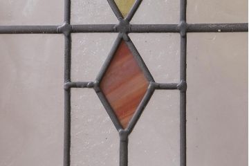 アンティーク建具　イギリスアンティーク　2色のカラーガラスが可愛らしいステンドグラスのペイントフィックス窓・大(明り取り)(R-39246)