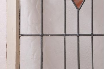 アンティーク建具　イギリスアンティーク　2色のカラーガラスが可愛らしいステンドグラスのペイントフィックス窓・大(明り取り)(R-39246)