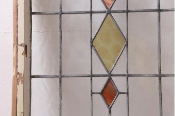 アンティーク建具　イギリスアンティーク　2色のカラーガラスが可愛らしいステンドグラスのペイントフィックス窓・大(明り取り)(R-39246)