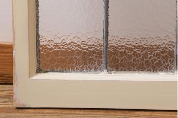 アンティーク建具　イギリスアンティーク　3色のカラーガラスがアクセントになったステンドグラスのペイントフィックス窓(明り取り)(R-39248)