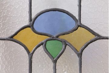 アンティーク建具　イギリスアンティーク　3色のカラーガラスがアクセントになったステンドグラスのペイントフィックス窓(明り取り)(R-39248)