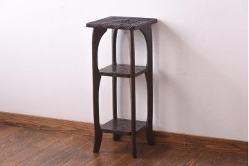 中古　伝統工芸　日光彫り　咲き誇る花の彫刻が優美な印象の花台(飾り棚)(R-039250)