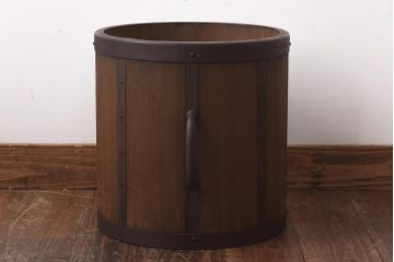 アンティーク雑貨　和製アンティーク　古民具　深い色合いが時代を感じる一斗枡(マス、升)(R-039252)