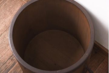 アンティーク雑貨　和製アンティーク　古民具　深い色合いが時代を感じる一斗枡(マス、升)(R-039252)