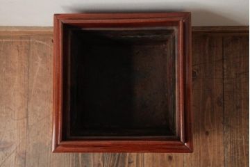 アンティーク雑貨　指物家具　昭和初期　ケヤキ玉杢材　銅壺(銅壷)付き 上手物!和の風情を堪能できる角火鉢(手あぶり、箱火鉢)(R-039253)