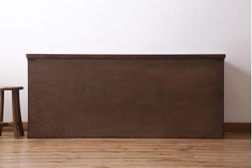 中古　伝統工芸　岩谷堂箪笥　天板リメイク・極厚栗無垢材　存在感のある豪華な金具が目を惹くローチェスト(テレビボード、引き出し、ローボード)(R-039260)