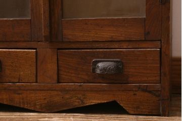 アンティーク家具　和製アンティーク　昭和初期　栓材　鳥の透かし彫りが趣ある本箱(ブックケース、収納棚)(R-039261)