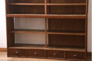 アンティーク家具　和製アンティーク　昭和初期　のぞき窓付き　味わい深い木味が魅力的な重ね戸棚(収納棚、キャビネット)(R-039263)