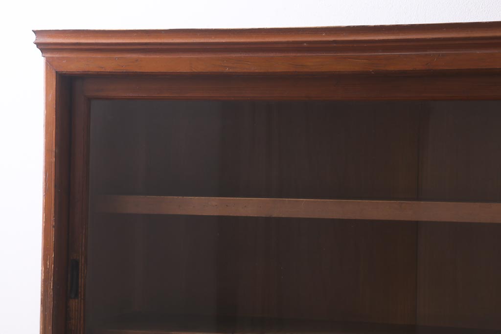 アンティーク家具　和製アンティーク　昭和初期　のぞき窓付き　味わい深い木味が魅力的な重ね戸棚(収納棚、キャビネット)(R-039263)